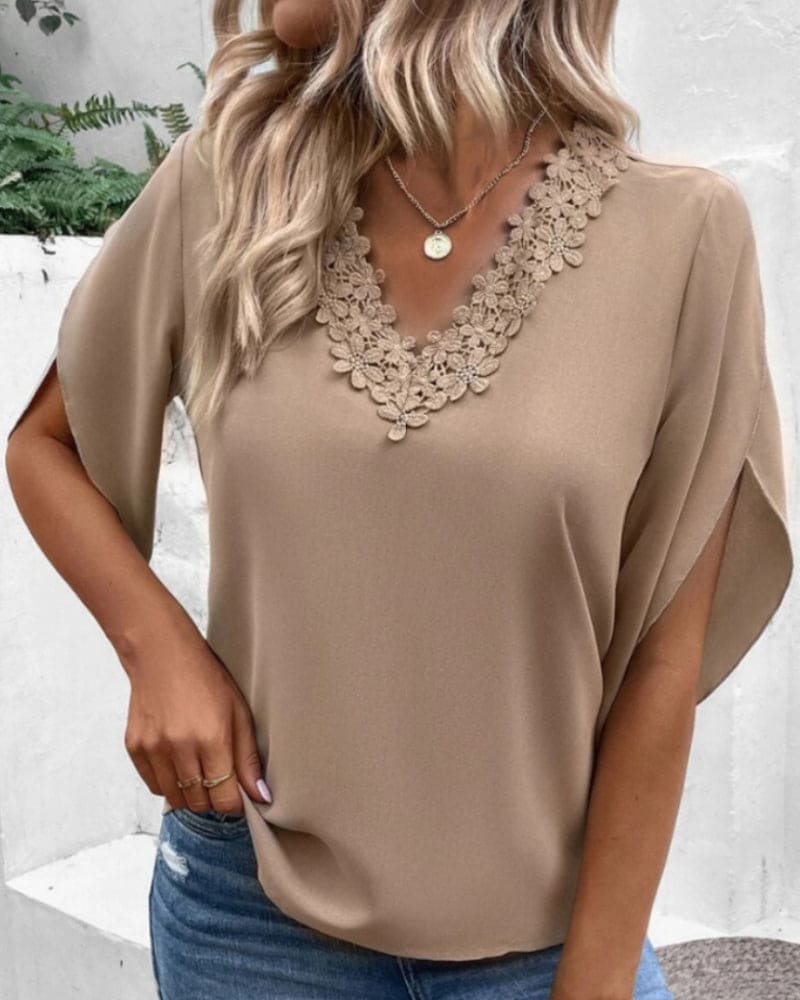 Fleur | Elegante kanten blouse met V-hals