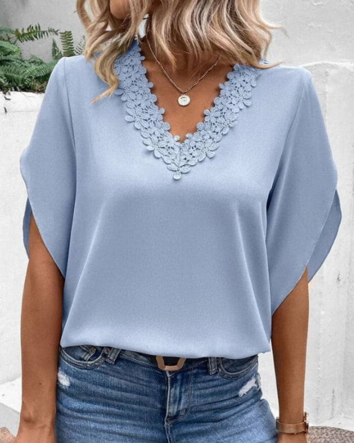 Fleur | Elegante kanten blouse met V-hals