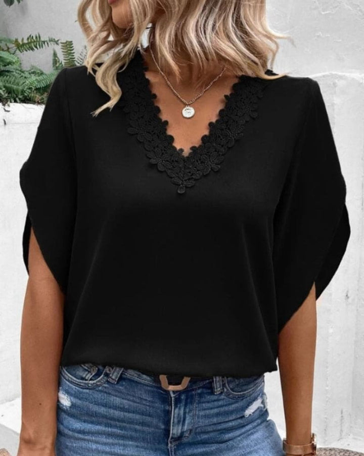 Fleur | Elegante kanten blouse met V-hals